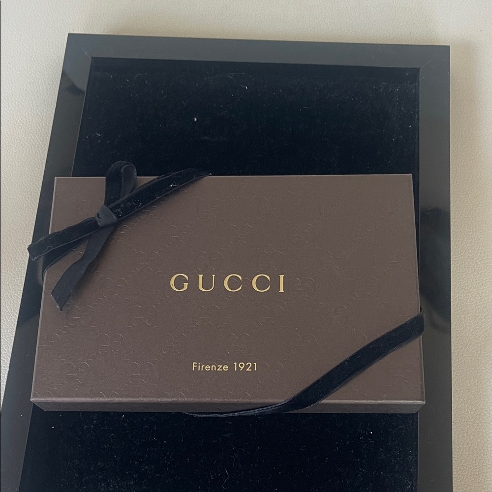 Gucci Tan Zip-Around Leather Wallet - Picture 9 of 9